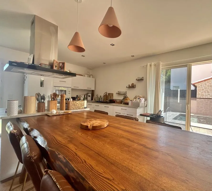 Kitchen - Mediterranean Villa with Pool in Bouzigues