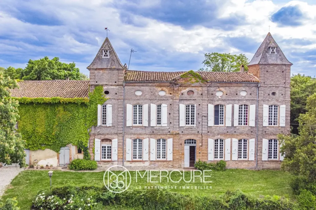 Esterno - 17th-Century Château with Pool in Haute-Garonne