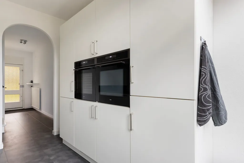Cucina - Energetically Efficient Semi-detached House with Garden in Gouda