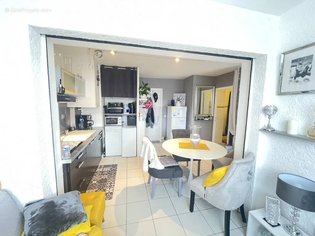 Cucina - Studio with Private Parking in City Centre
