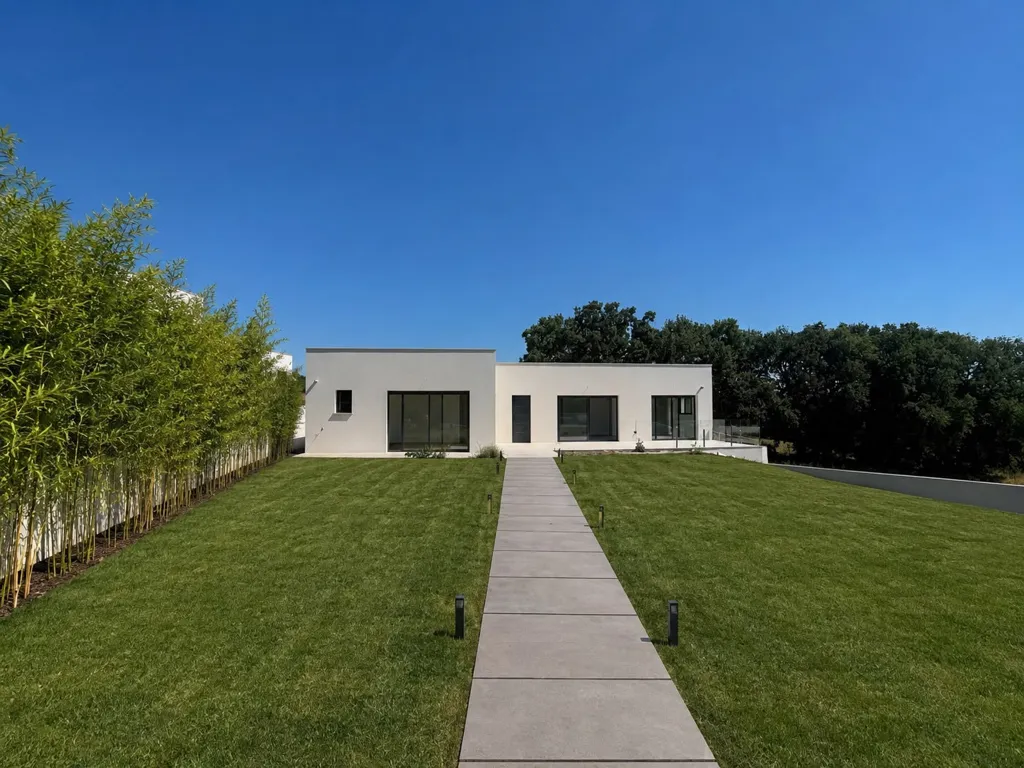 Giardino - Contemporary Villa with Solar Panels in Pujaudran