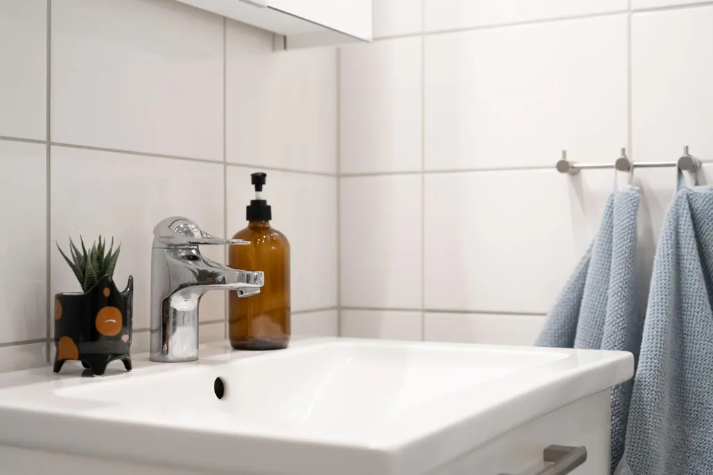 Bathrooms - Modern Flat with Balcony in Södra Ladugårdsängen