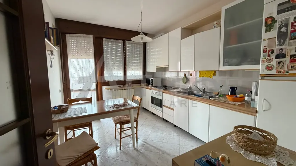 Köök - Spacious Apartment with Panoramic View in Rovigo