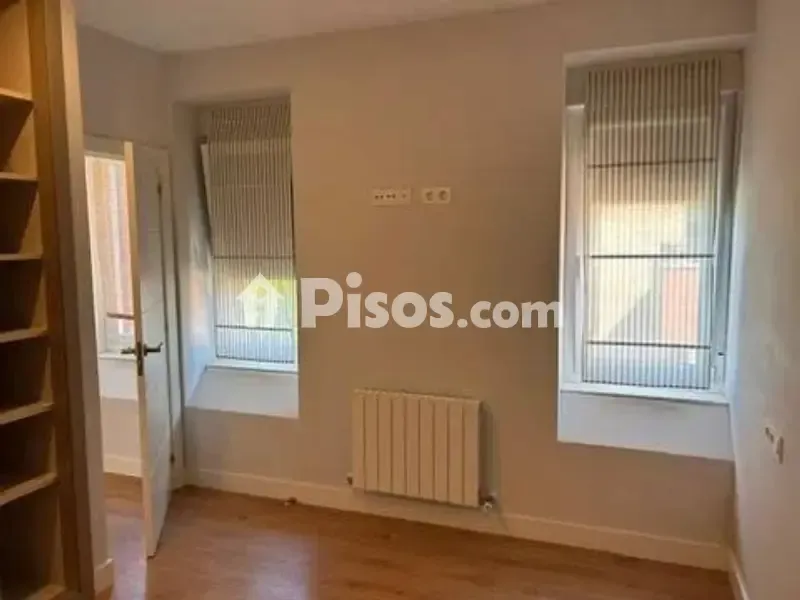 Pièces - Reformed Apartment with Terrace in Neguri