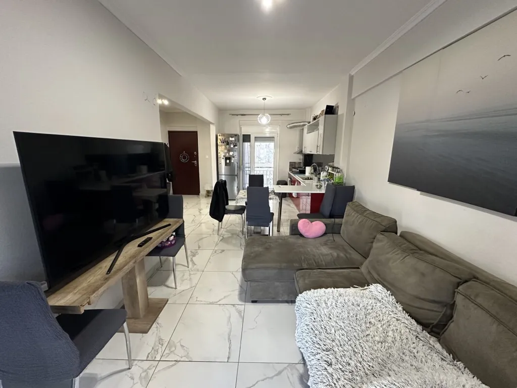 Living Room - Renovated Flat with Elevator in Thessaloniki
