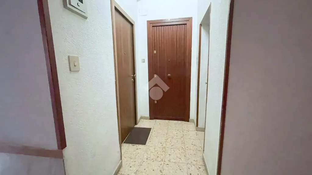 Esik - Three-Bedroom Flat with Balcony in Palermo