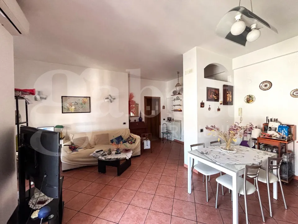Salle à manger - Apartment with Balconies in Central Naples