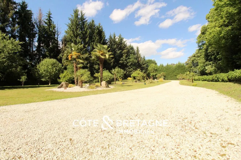 Extérieur - Manoir Rénové avec Jardin à Hénon, Bretagne