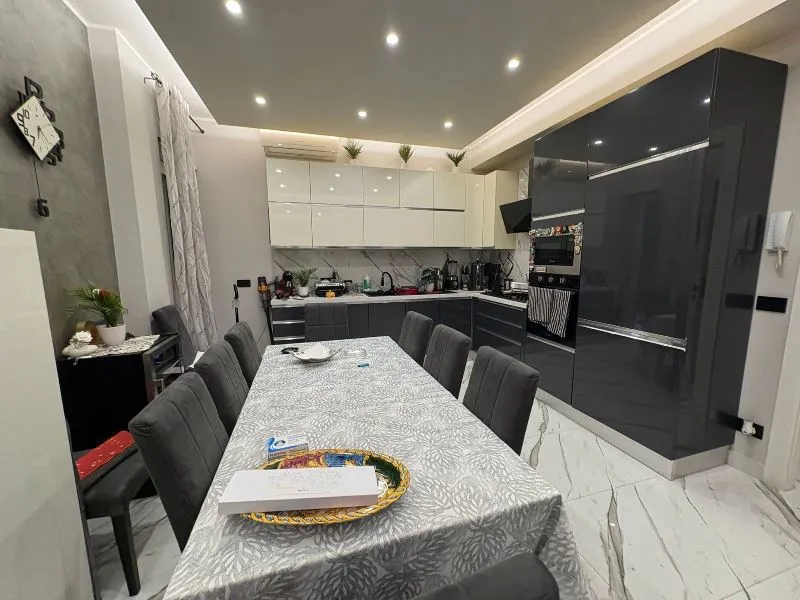 Salle à manger - Rearfitted Apartment with Balconies in Messina