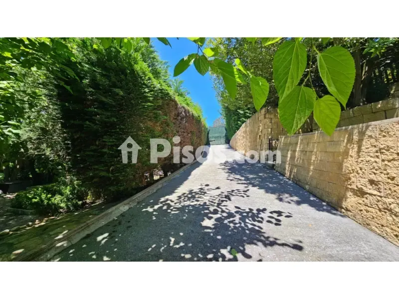 Exterior - Independent Villa with Private Pool in Gueñes