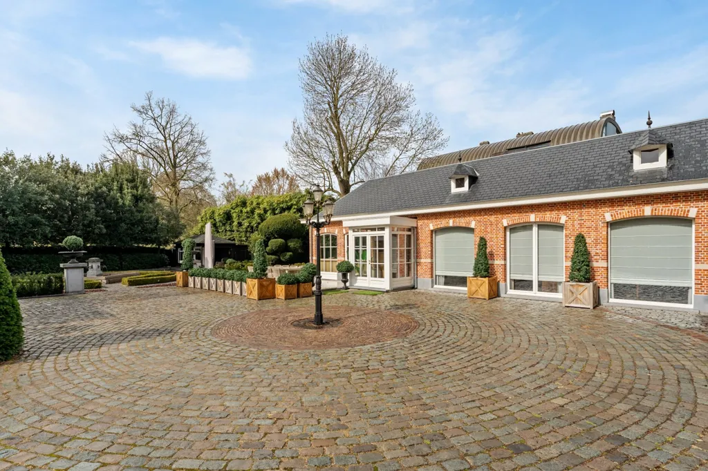 Aed - Charming Manor with Orangery in Arendonk