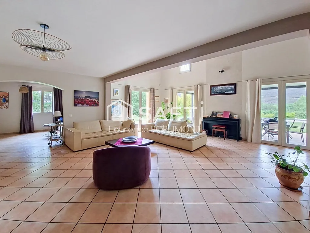 Living Room - Family Villa with Pool in Brignoles