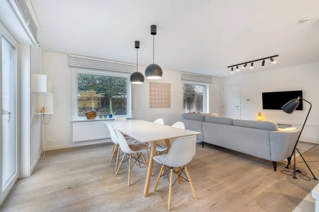 Salle à manger - Villa avec Pratique Rénovée au Centre de Sint-Idesbald