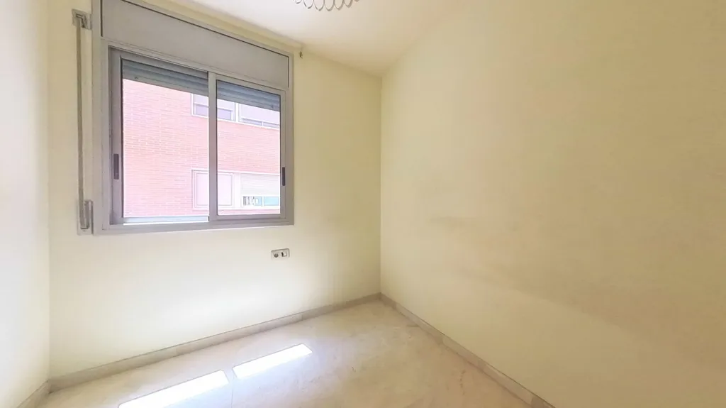 Toad - Occupied Flat with Terrace in Sabadell
