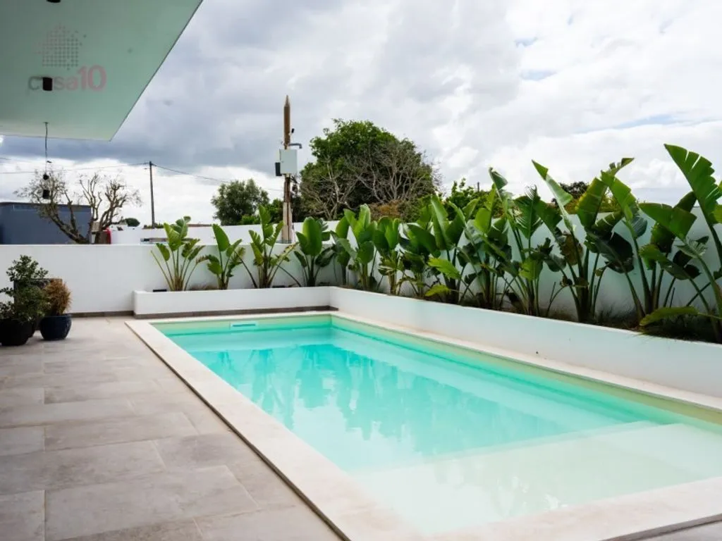 Piscine - 4-Bedroom Villa with Pool in Alcochete
