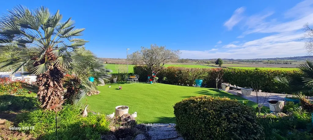 Aed - Villa with Pool in Languedoc-Roussillon