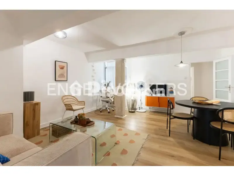 Elutuba - Fully Renovated Flat in En Corts, Valencia