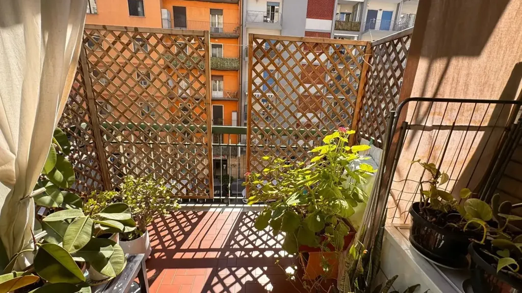 Rõdu - Triplex with Balconies in Central Bari