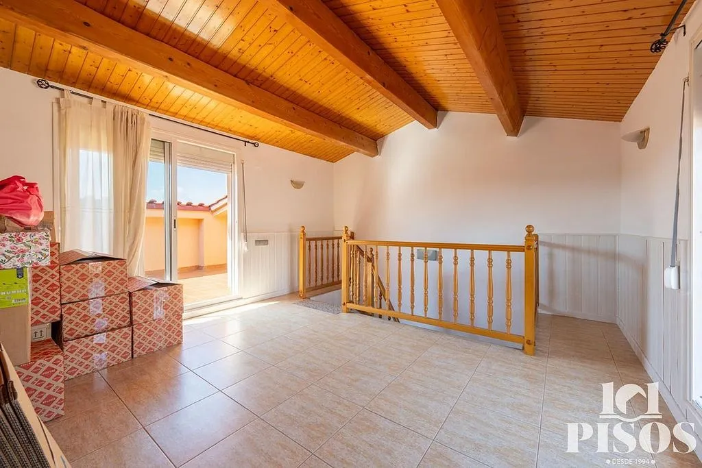 Terraced House with Balcony in Ca n'Oriol
