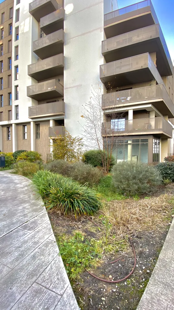Jardin - Appartement Moderne avec Terrasse à Bordeaux