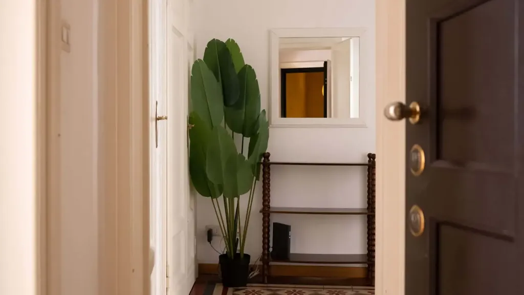 hallway_entrance