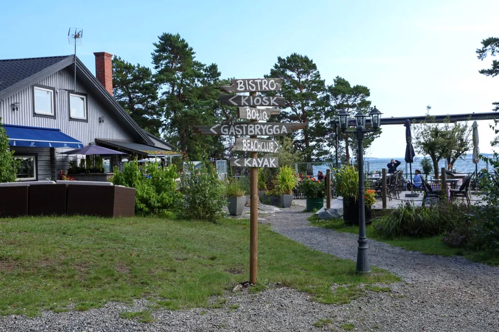 Giardino - Cottage with Garden in Skälsmara