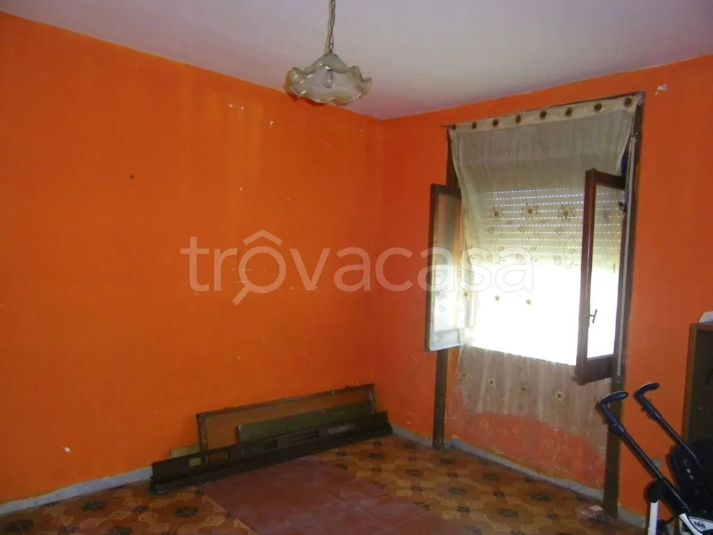 Toad - Auction Apartment with Balcony in Mondragone