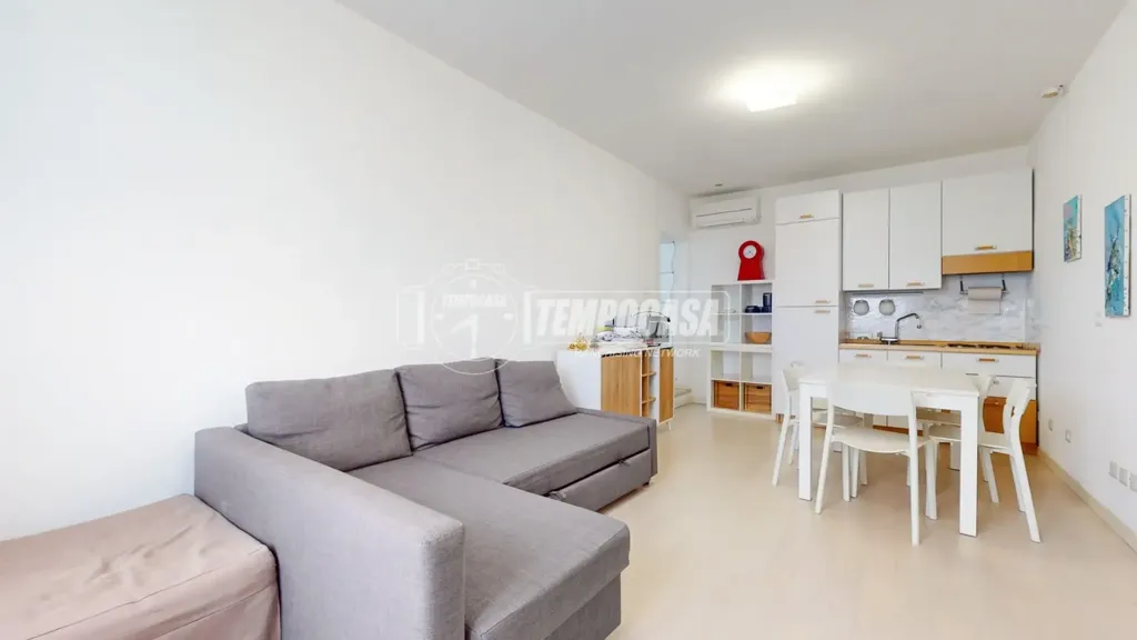Elutuba - Modern Flat with Balcony in Genoa