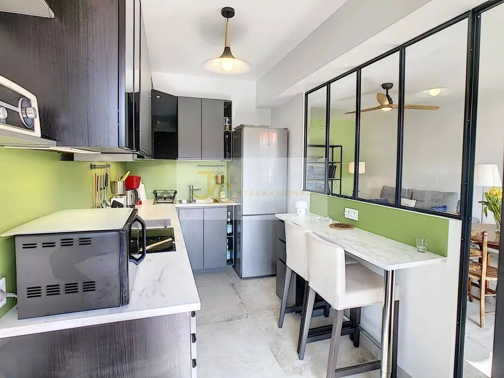 Cuisine - Appartement Luxe avec Terrasse à Antibes
