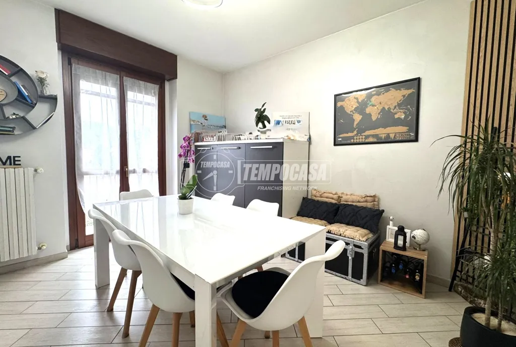 Söögituba - Modern Apartment with Triple Aspect View in Givoletto