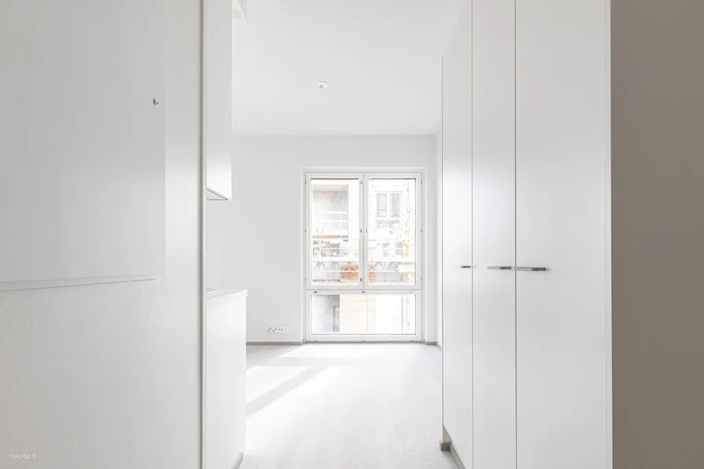 Entrée - Modern Flat with Balcony in Linnakaupunki