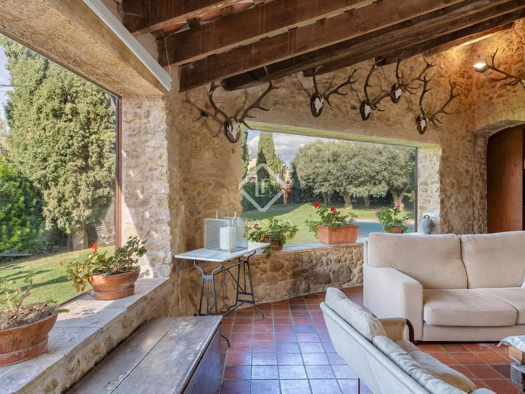 Living Room - Traditional Stone Cottage with Pool in Bàscara