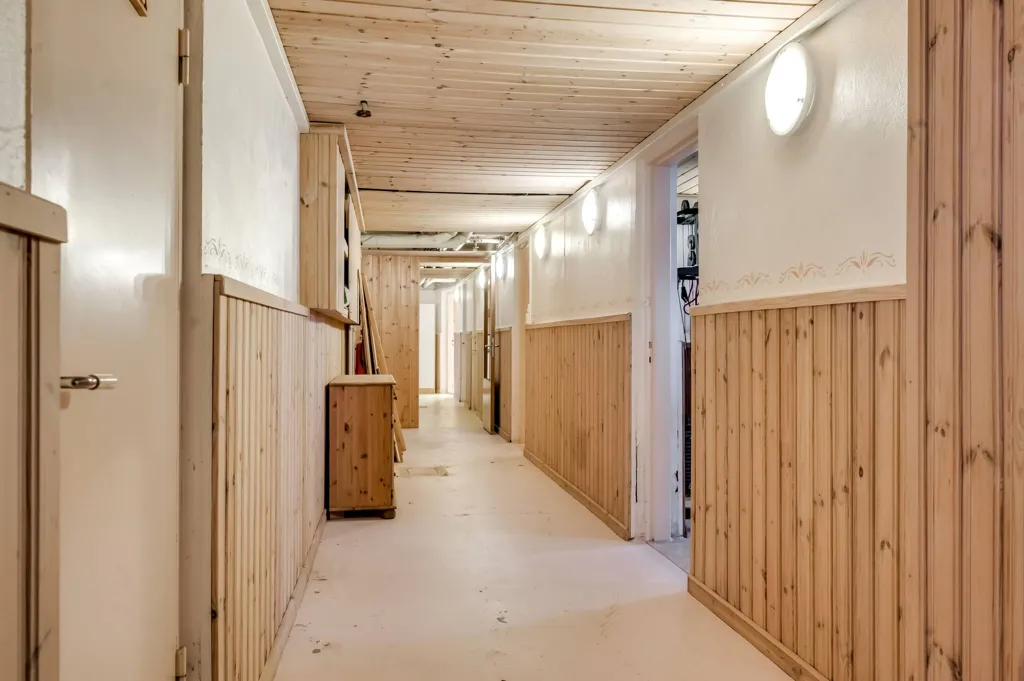 Esik - Multi-Use Property with Historic Charm in Borgvik