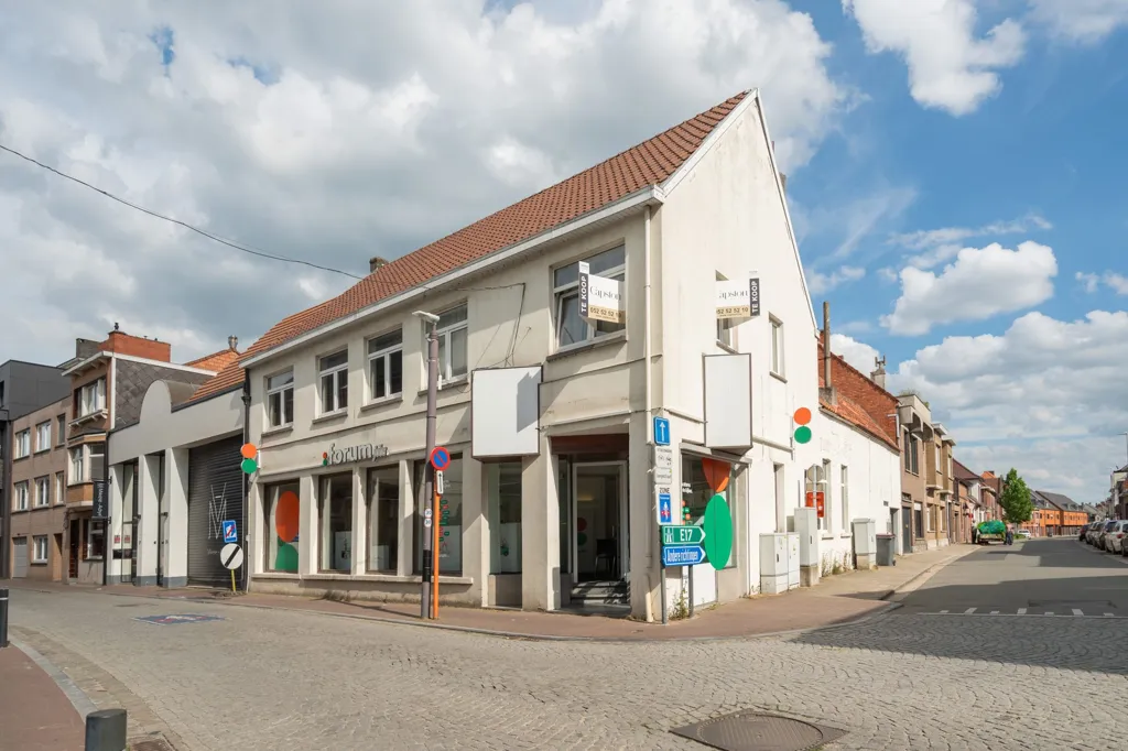 Extérieur - Espace de Bureau avec Cuisine dans le Centre de Zele