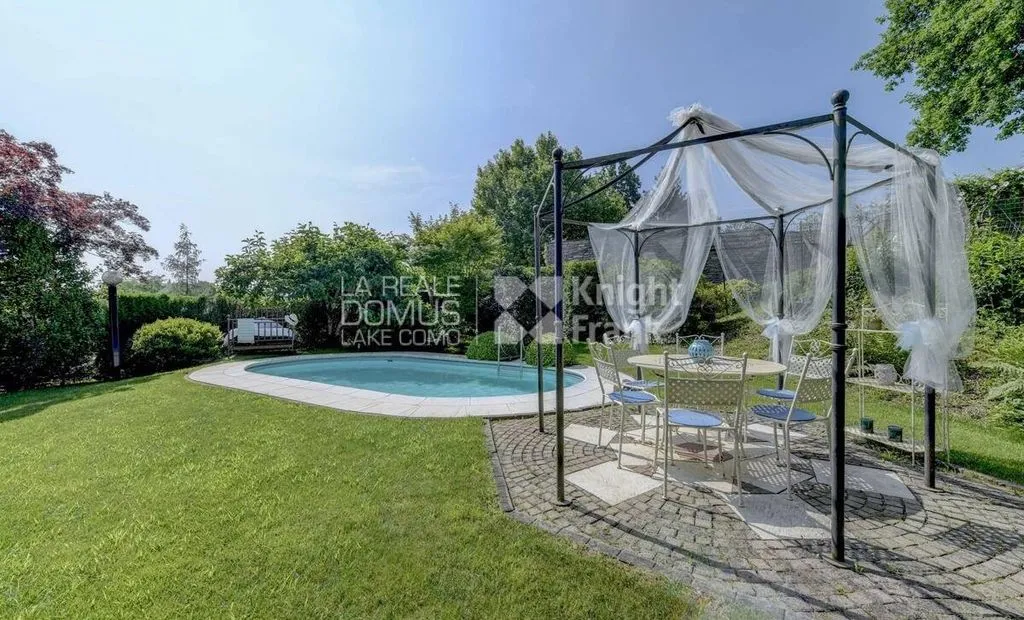 Bassein - Villa with Pool in Guanzate, Italy