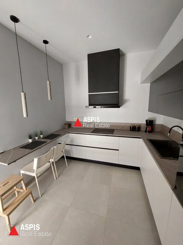 Cuisine - Renovated Apartment with Double Frontage in Kallithea