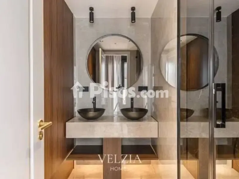 Vannitoad - Luxury Flat with Balcony in Salamanca, Madrid