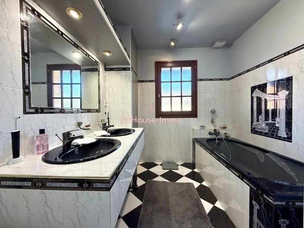 Vannitoad - House with Pool and Jacuzzi in Villemandeur