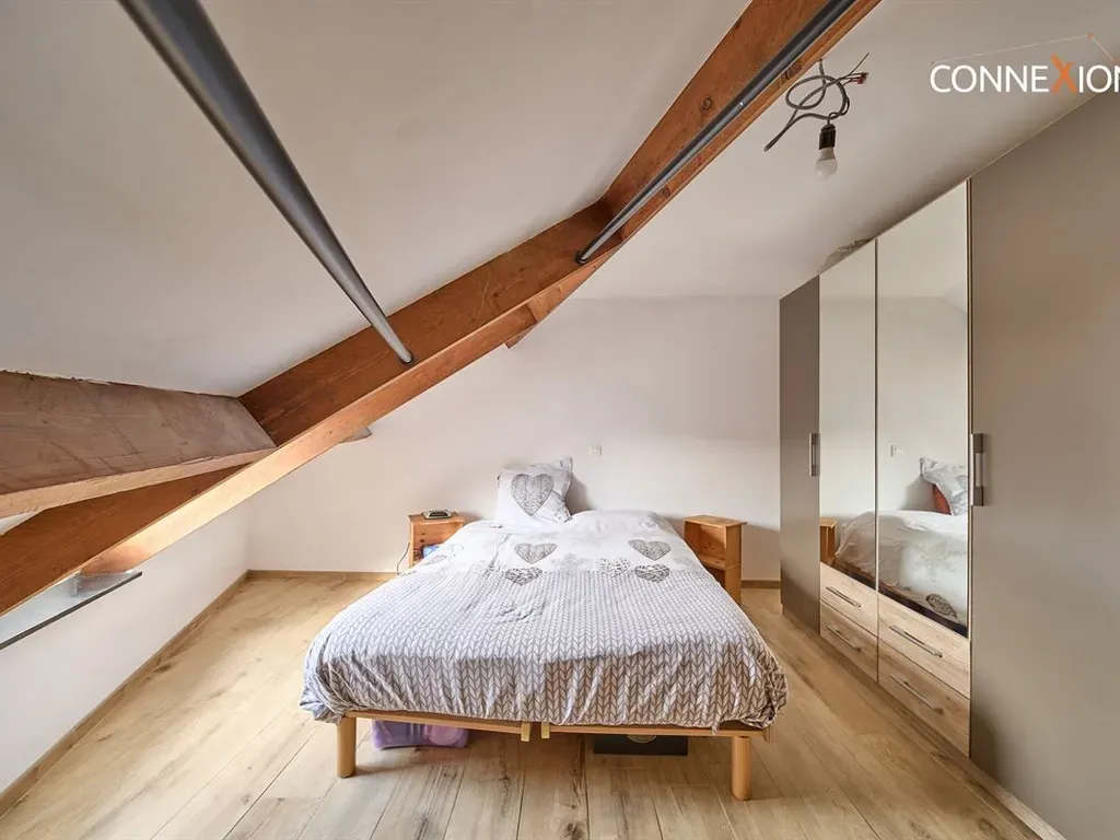 Chambres - Immeuble mixte avec commerce au centre-ville de Mons