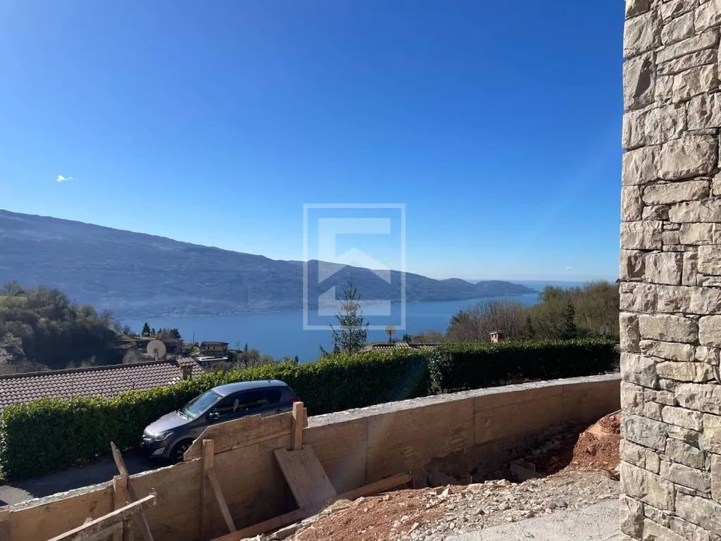 Terrass - Villa with Pool Under Construction in Tignale