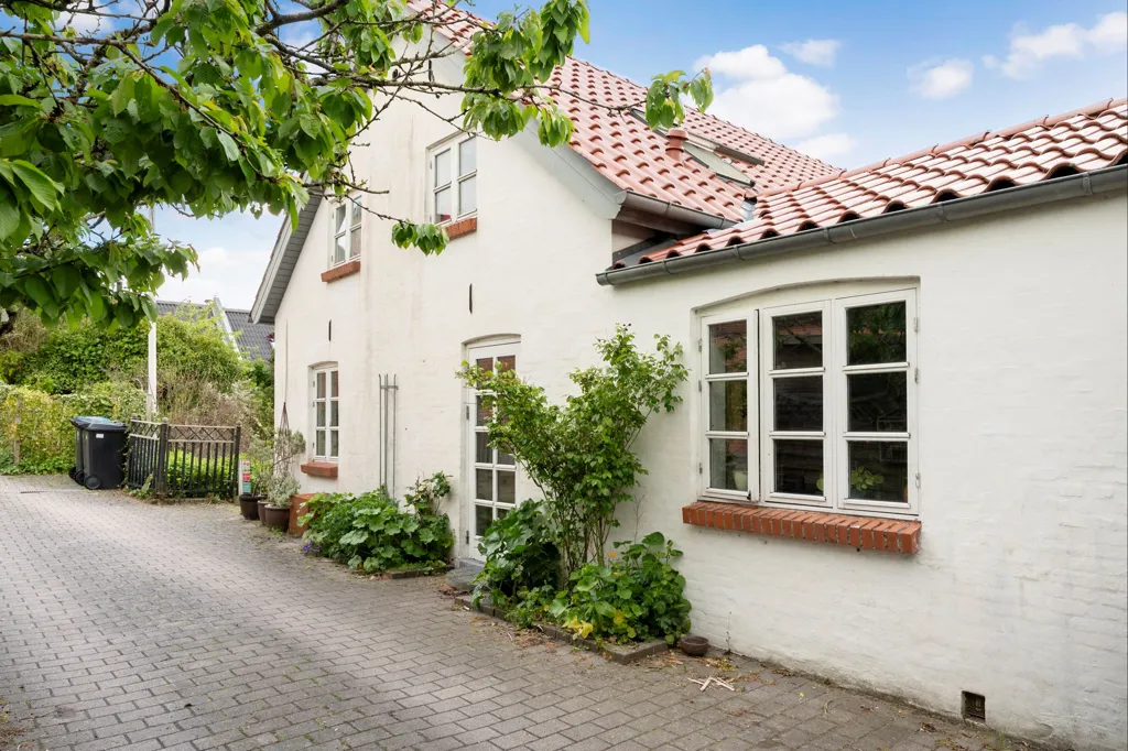 Välivaade - Victorian Villa with Garden in Kjellerup
