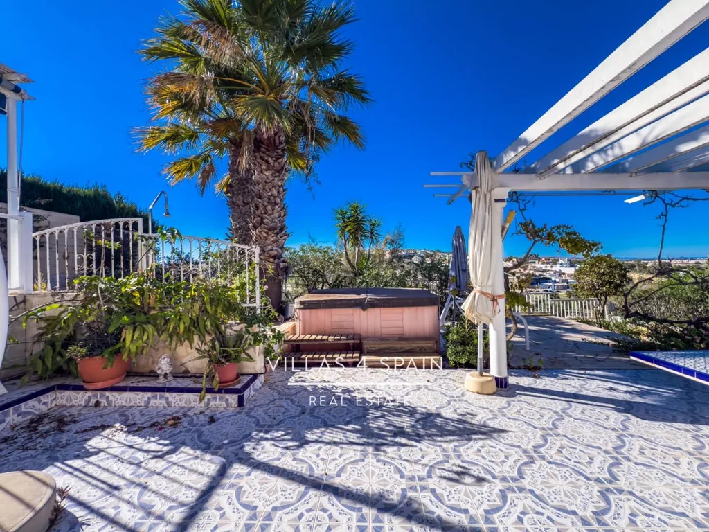 Terrazza - Villa with Golf Course Views in Ciudad Quesada