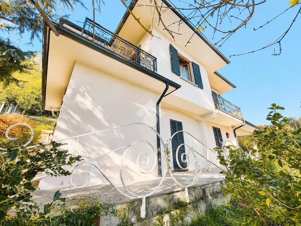 Esterno - Panoramic Villa with Garden in Ponte Lambro