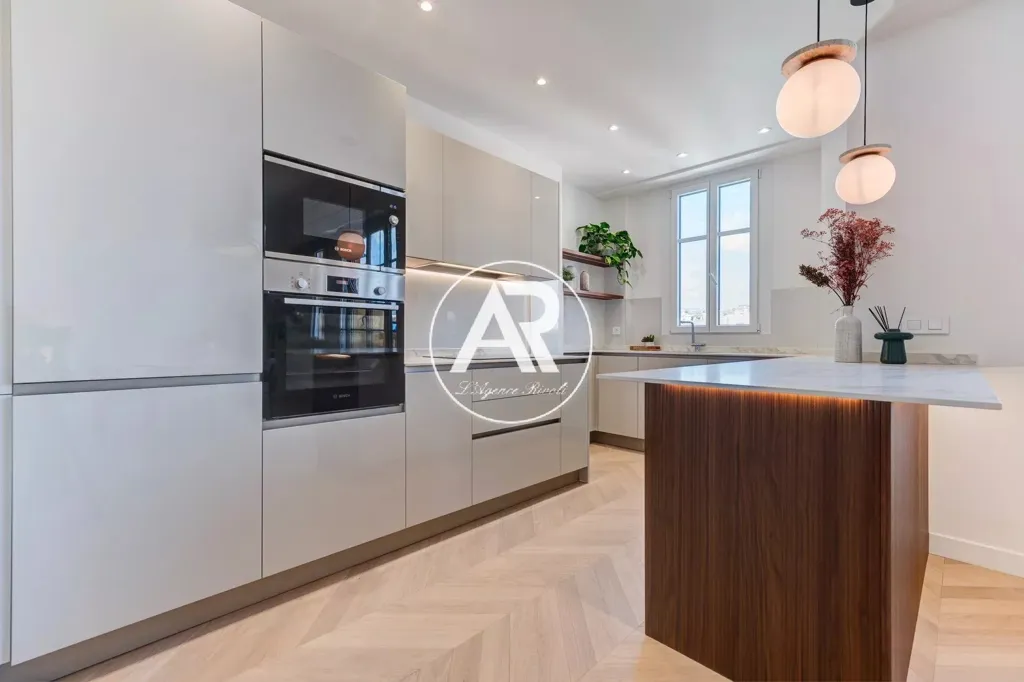 Cuisine - Appartement Rénové avec Balcons au Carré d'Or à Nice