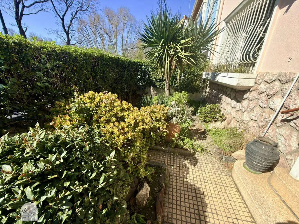 Aed - Character House with Garden in Perpignan
