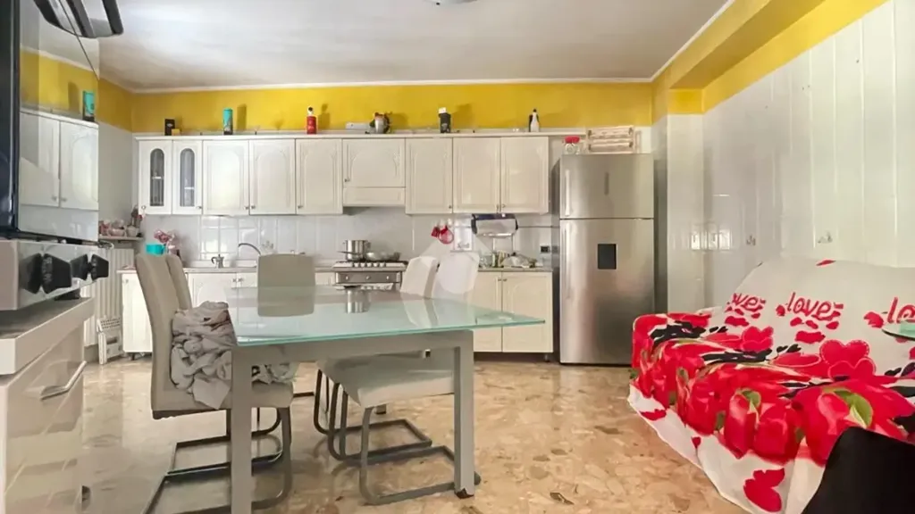 Cuisine - Apartment with Balcony in Benevento