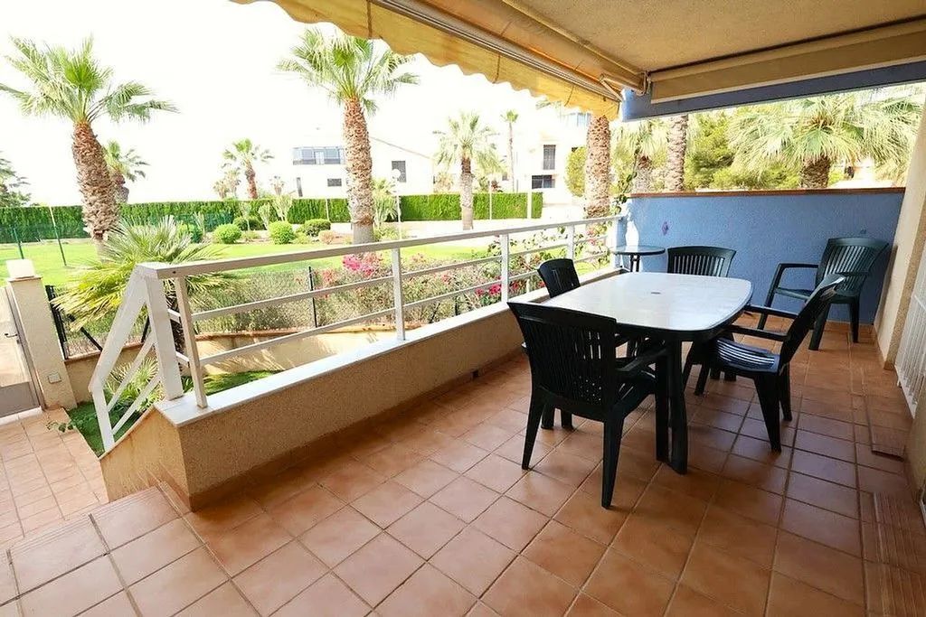 Terrass - Seafront Apartment with Pool in Cabo Roig