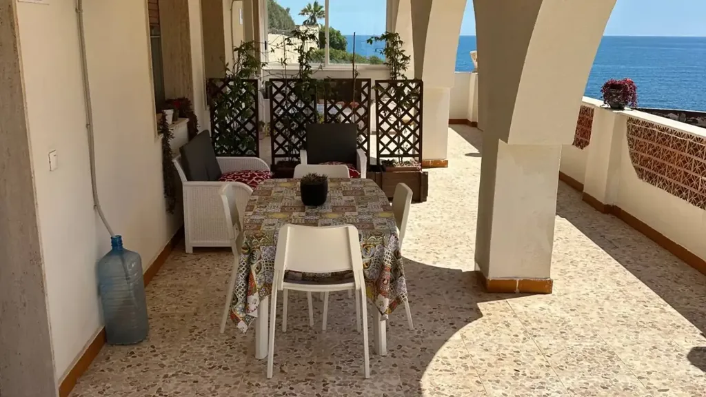 Terrass - Two Seafront Apartments in Augusta