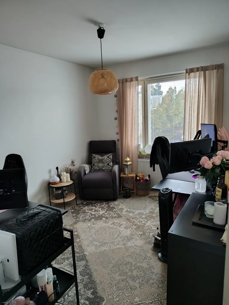Bureau - Modernised Flat with Garden Access in Imatrankoski