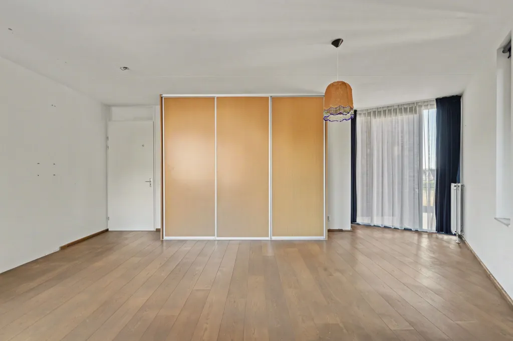 Magamistoad - Corner Flat with River View in Brandepoort